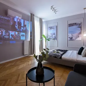 Modern - Central With Wall Projector Near Radisson Bucureşti